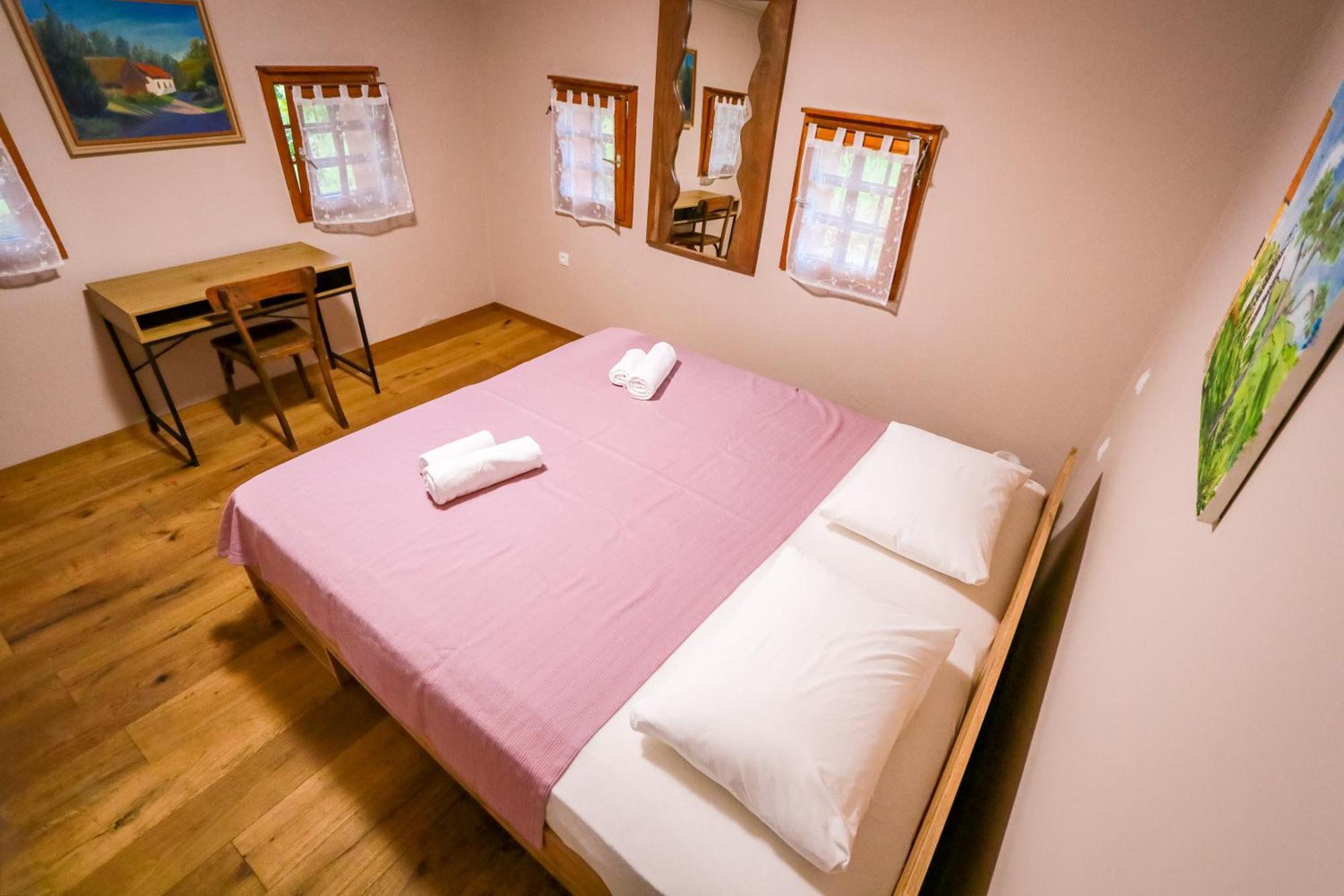 Hostel Strug Makole Exteriör bild