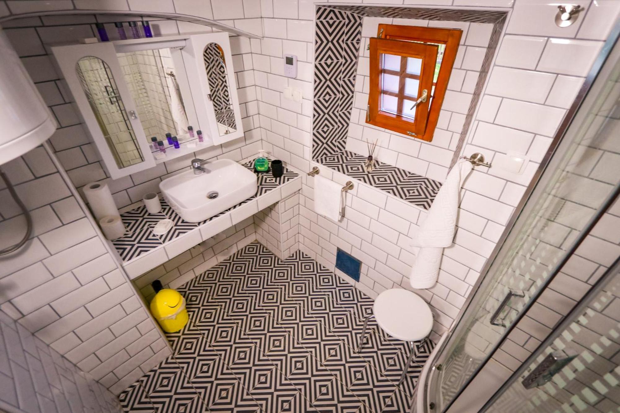 Hostel Strug Makole Exteriör bild